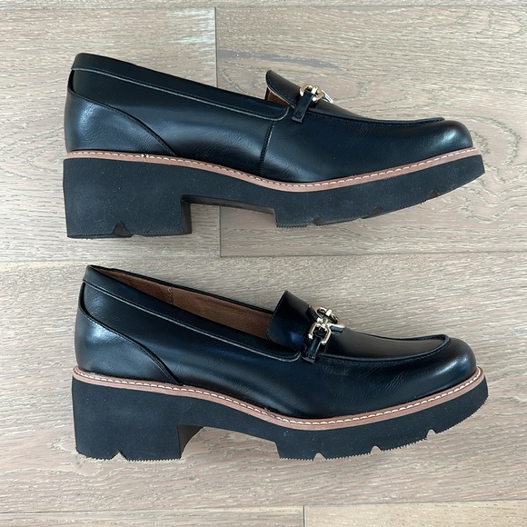 Naturalizer Cabaret-O Lug Sole Loafer - Picture 2 of 11